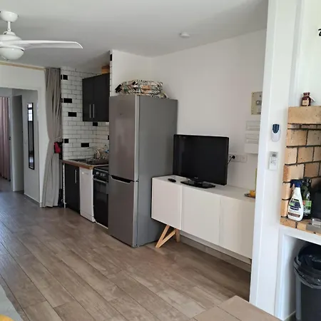 T2 Rez De Jardin Acces Direct Apartamento