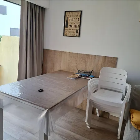 Апартаменты T2 Rez De Jardin Acces Direct *